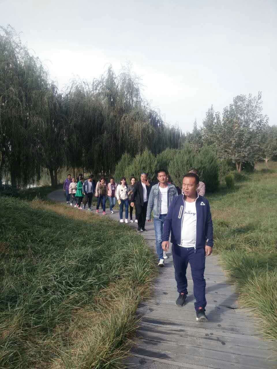 单位组织全体人员去泽普县游玩