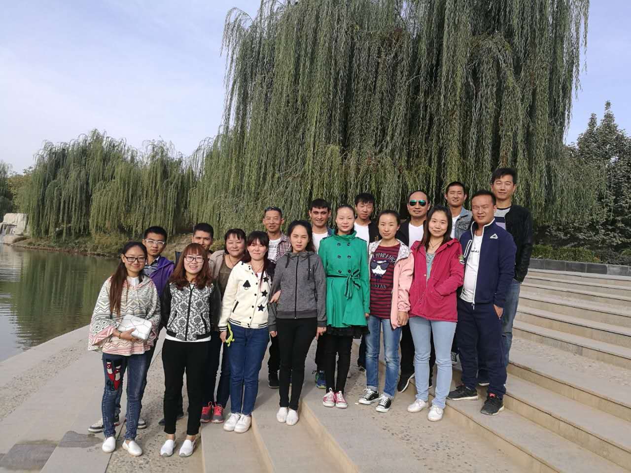 单位组织全体人员去泽普县游玩