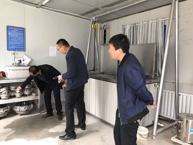 莎车县水利局领导来我单位参观管材试验