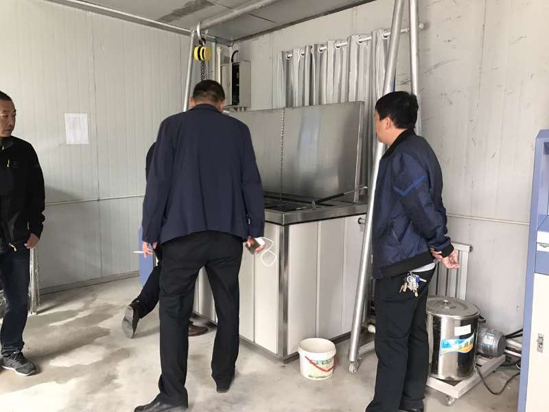 莎车县水利局领导来我单位参观管材试验