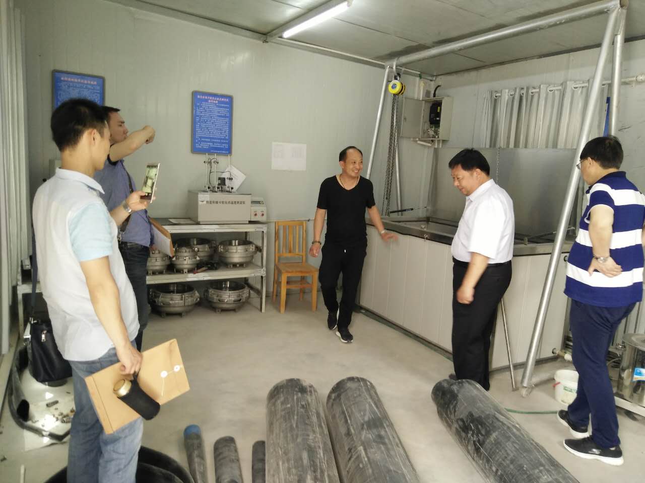 黄河水利职业技术学院的领导、教授及老师来我单位参观