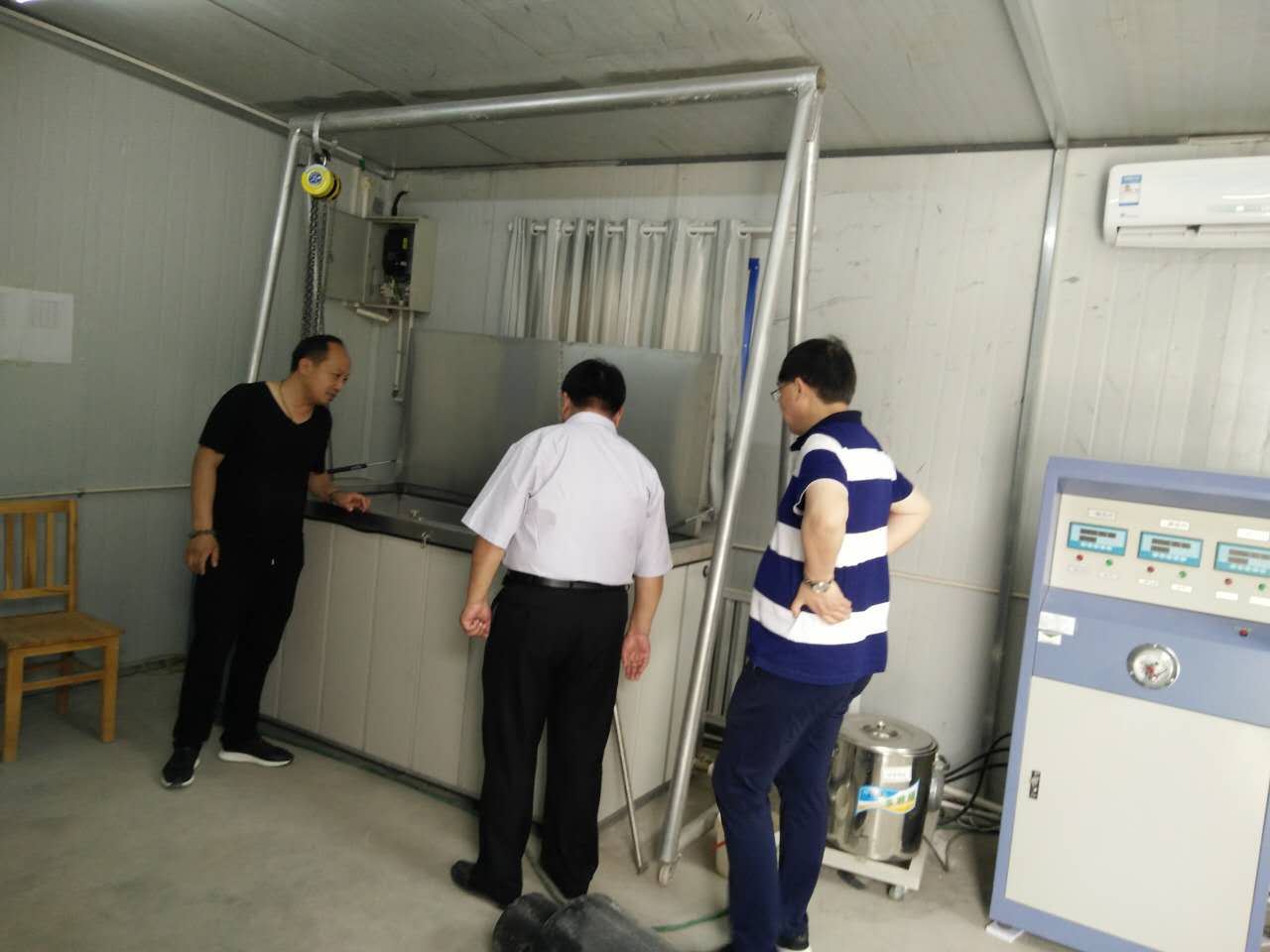 黄河水利职业技术学院的领导、教授及老师来我单位参观