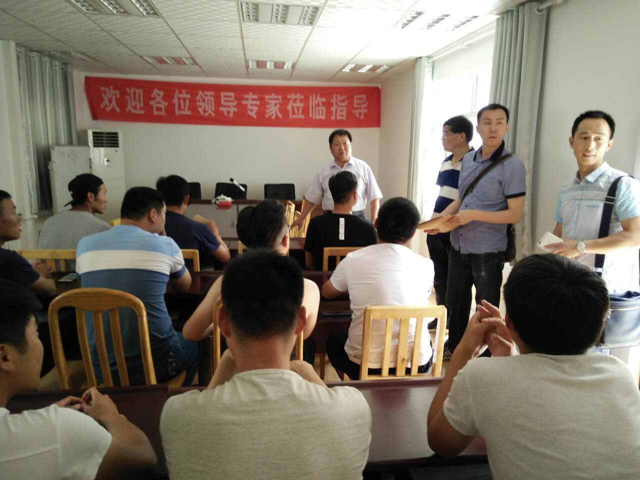 黄河水利职业技术学院的领导、教授及老师来我单位参观