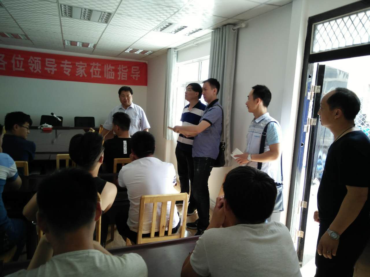 黄河水利职业技术学院的领导、教授及老师来我单位参观