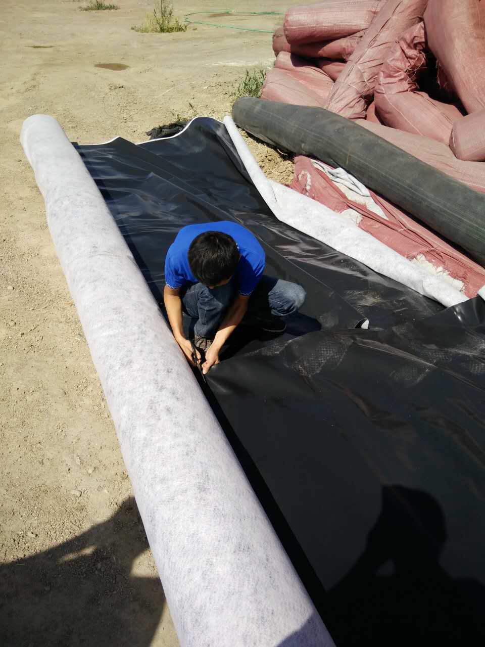 阿图什格达良乡曲许尔盖村1.2万亩盐碱地改良项目现场