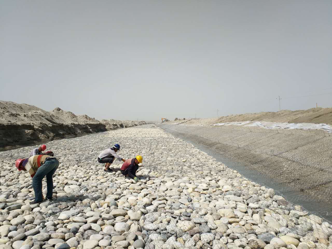 巴楚民生渠防洪工程