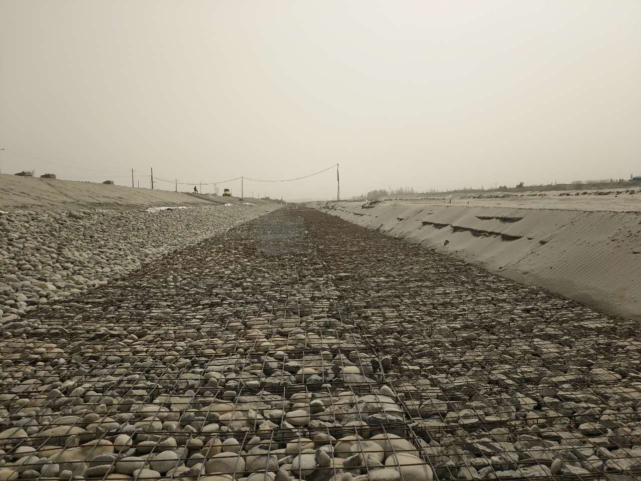 巴楚民生渠防洪工程