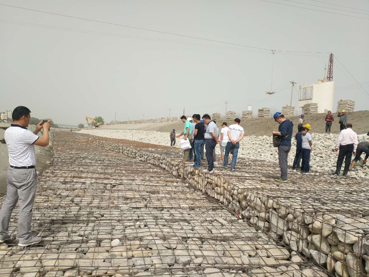 巴楚民生渠防洪工程