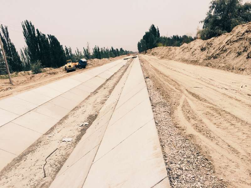 巴楚县英瓦格及先巴扎渠防渗改建工程