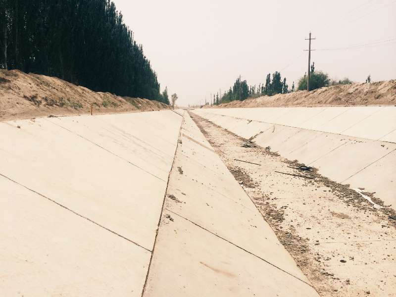 巴楚县英瓦格及先巴扎渠防渗改建工程