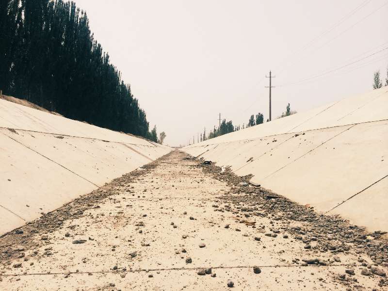 巴楚县英瓦格及先巴扎渠防渗改建工程